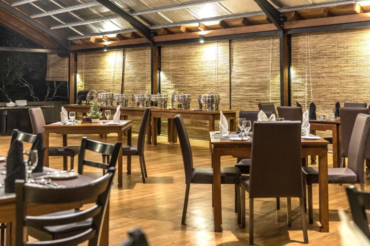 Manthila Hotel Anuradhapura Zewnętrze zdjęcie
