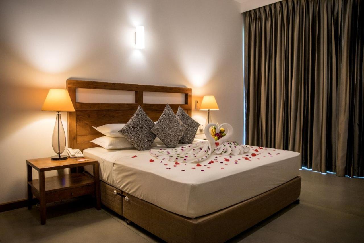 Manthila Hotel Anuradhapura Zewnętrze zdjęcie
