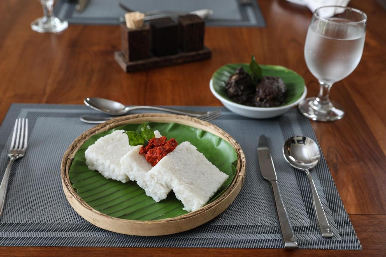 Manthila Hotel Anuradhapura Zewnętrze zdjęcie