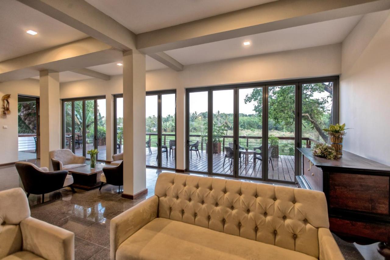 Manthila Hotel Anuradhapura Zewnętrze zdjęcie